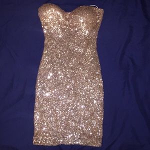 Sequince body-con dress